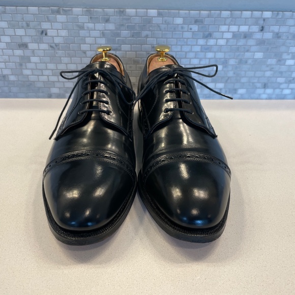 Johnston & Murphy Black Oxford Shoes - Picture 2 of 9